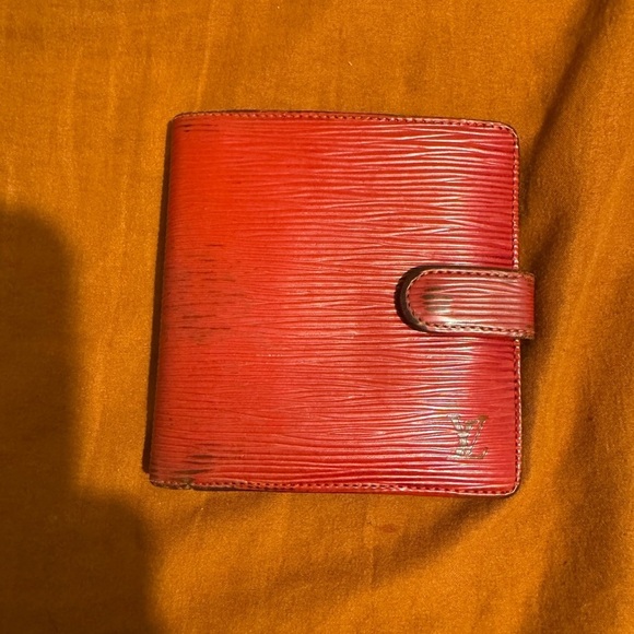 LV epi red wallet - Picture 1 of 10